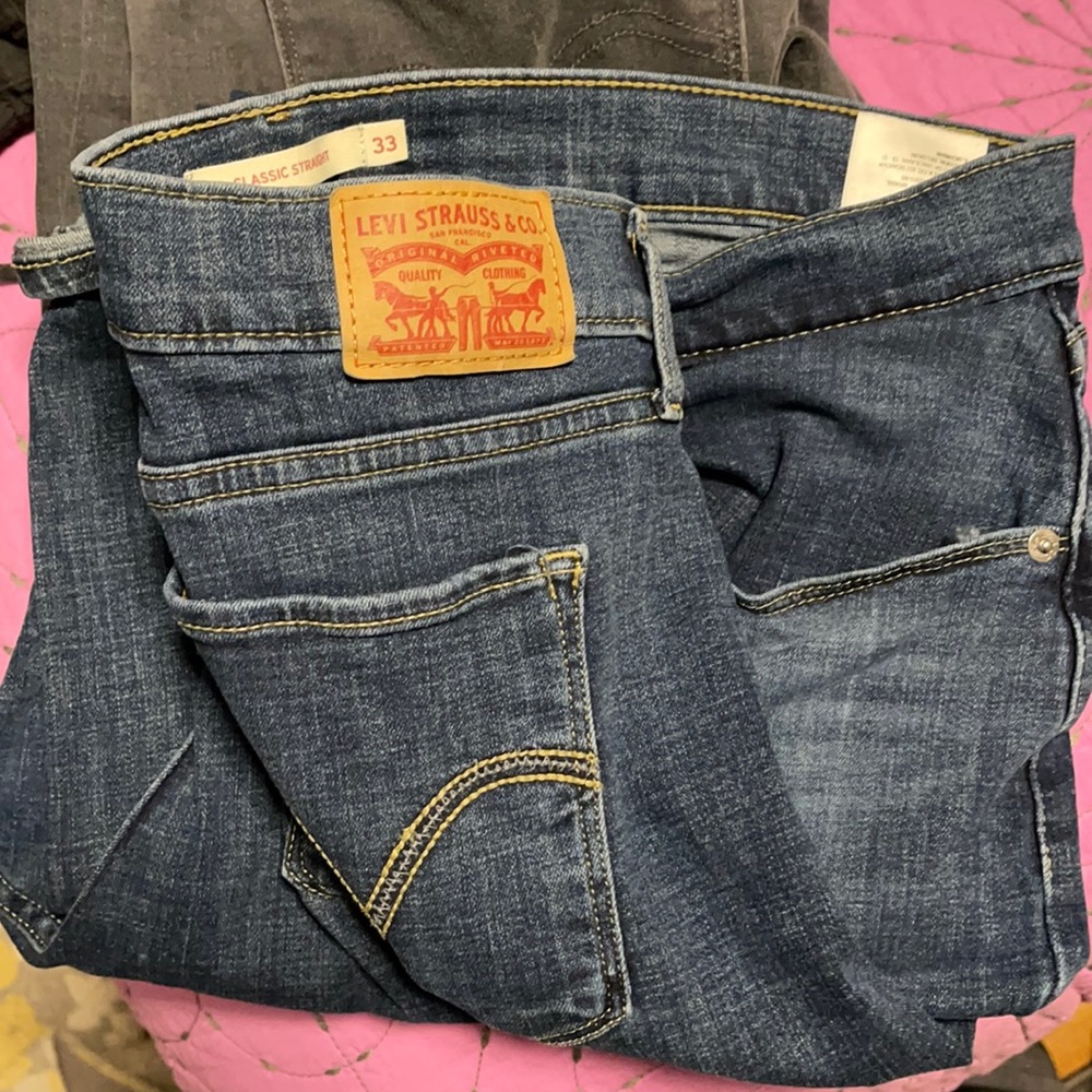 Levi’s Classic Straight Jeans Dark Wash Size 33/16